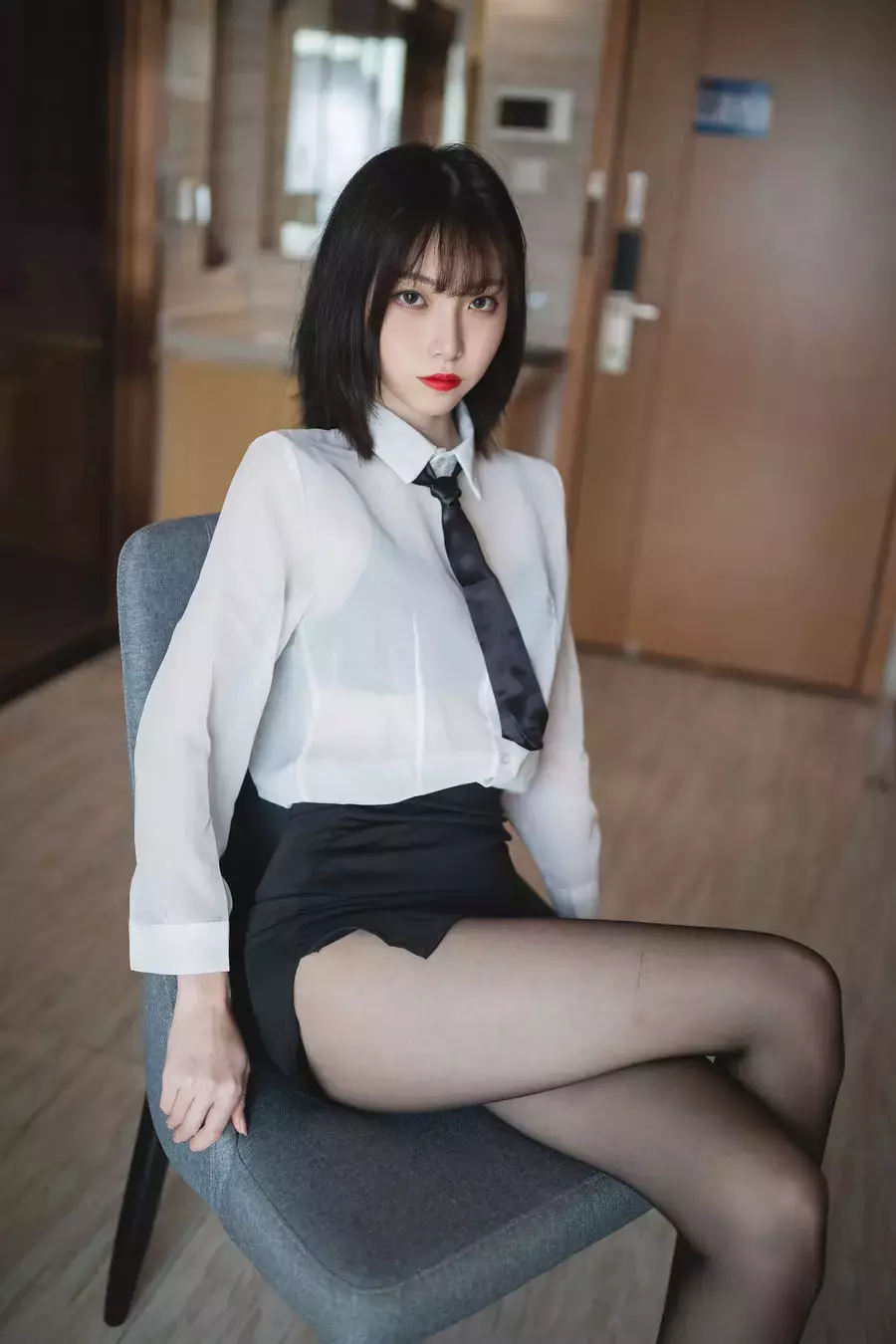 No.002-ol制服 [41P] 清纯美女写真套图-丽图社