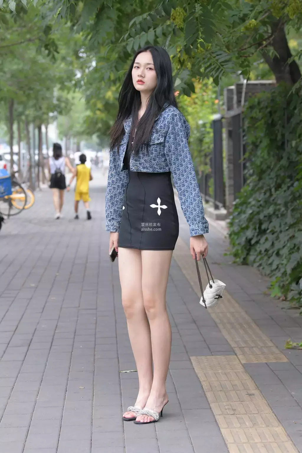 精选街拍作品 NO.1586 黑色短裙大长腿美女1 街拍美女三里屯最火-丽图社