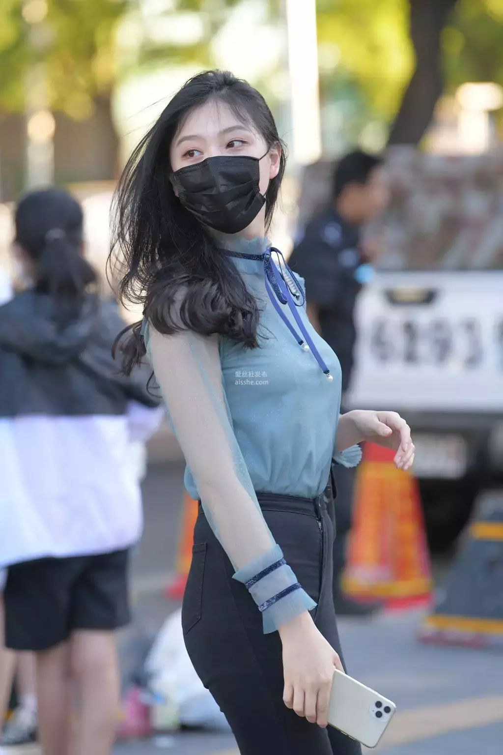 精选街拍作品 NO.1931 黑色紧身牛仔裤 成都街拍图片-丽图社