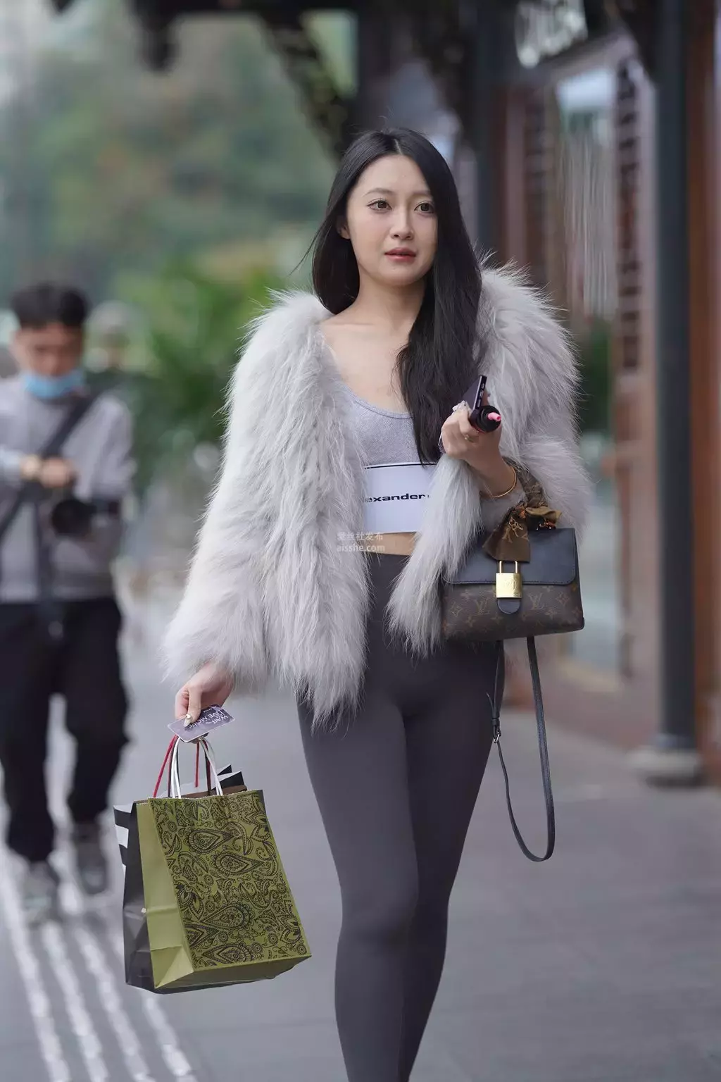 精选街拍作品 NO.1852 摩登爱恋豹子毛编织美女 街拍穿搭-丽图社