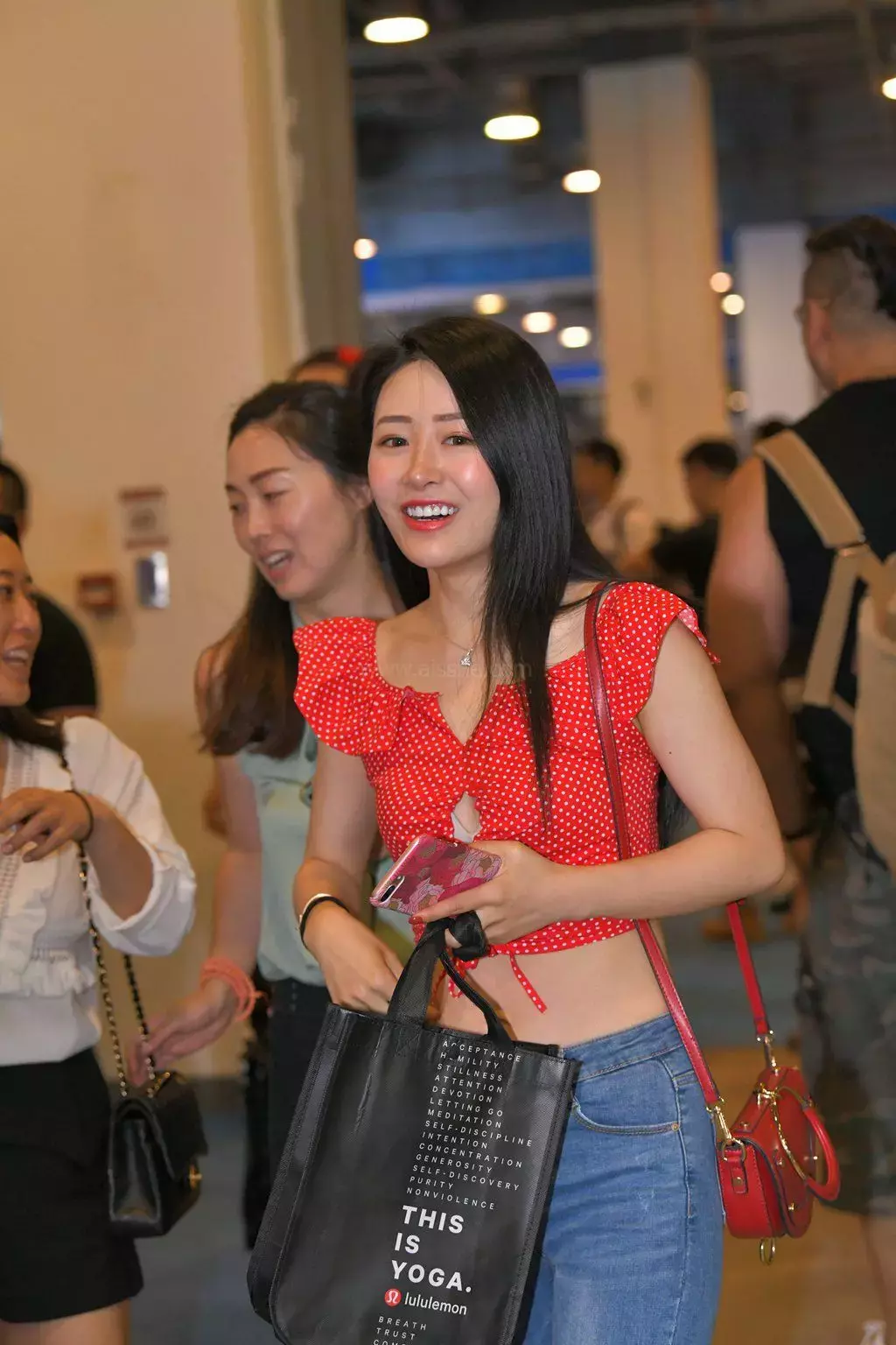 精选街拍作品 NO.1210 牛仔裤美女 街拍熟女-丽图社