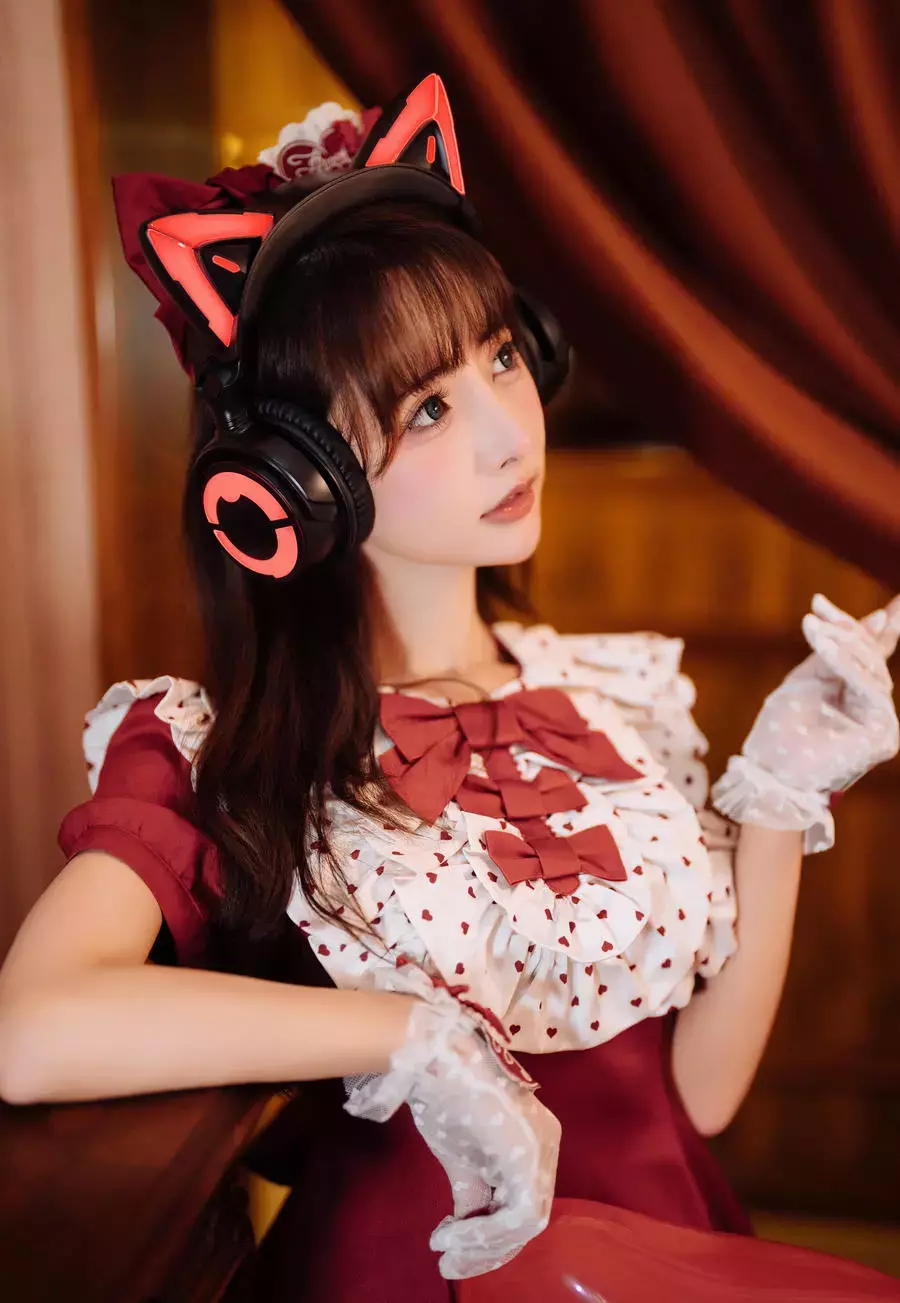 No.004 – 520 [18P] 气质佳长相甜美-丽图社