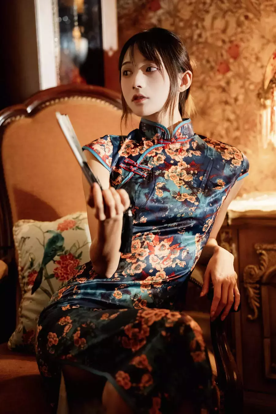 No.135 – 暗室玫瑰 [36P] 气质女孩的时尚之旅-丽图社