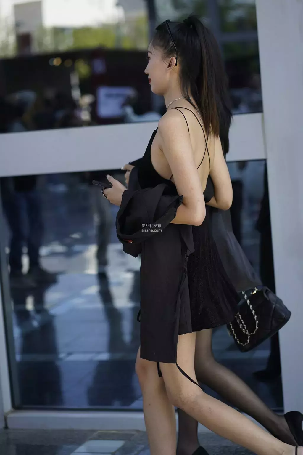 精选街拍作品 NO.2300 冷艳长西装美女2 高清街拍漂亮美女组图-丽图社