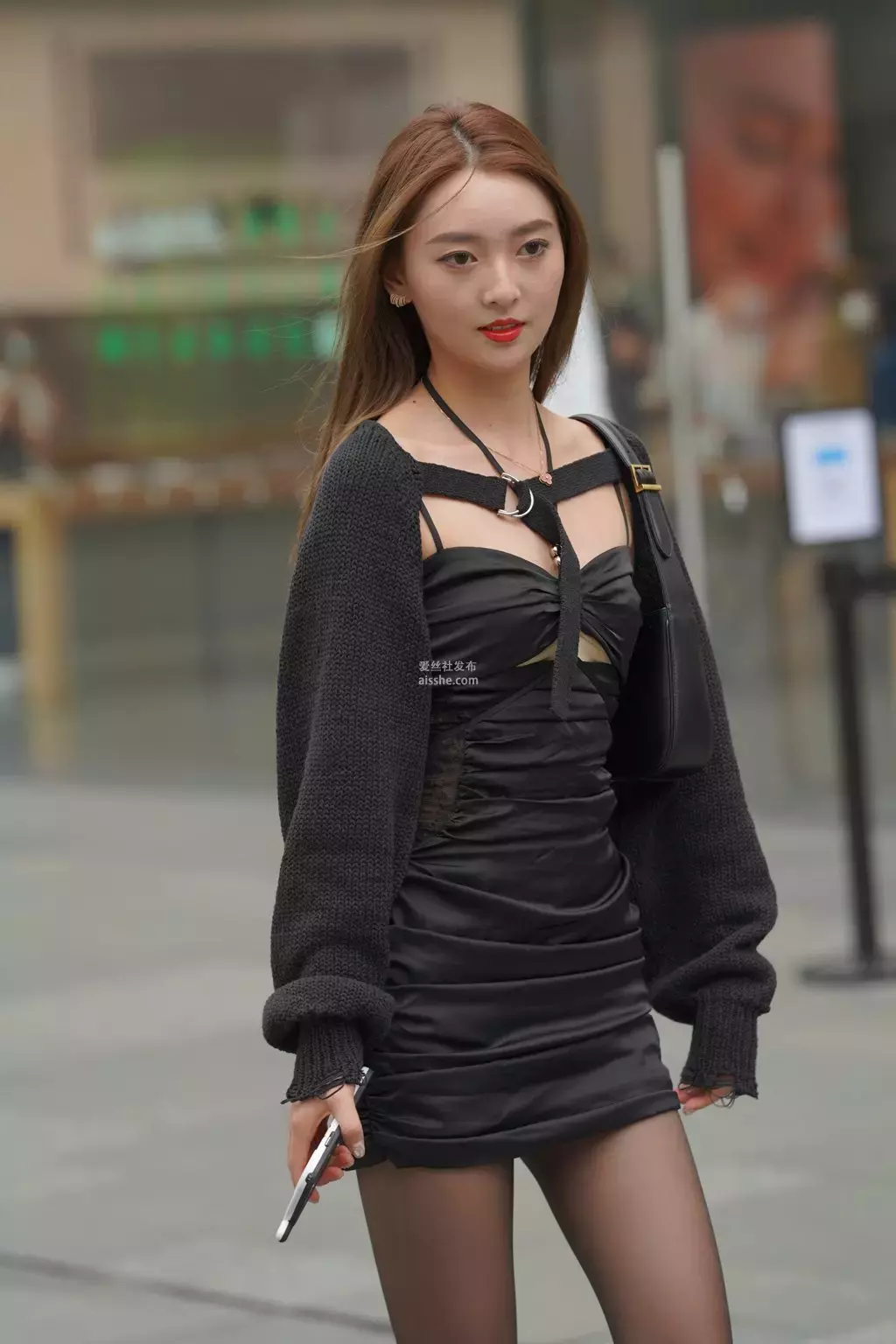 精选街拍作品 NO.2162 褶皱黑裙 超高清街拍性感美女照片写真大全-丽图社