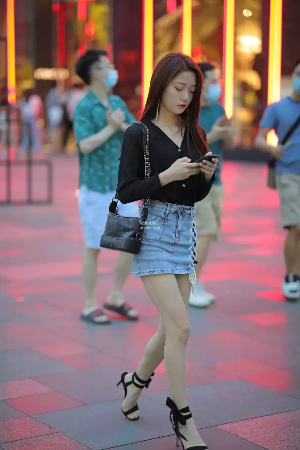 精选街拍作品 NO.1454 漂亮的牛仔裙小姐姐 成都街拍图片-丽图社