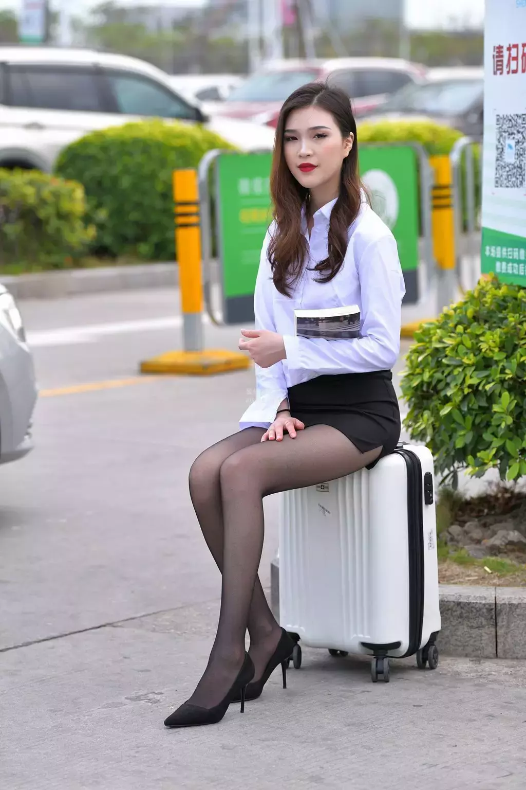 精选街拍作品 NO.1928 极品美腿嘿丝OL美女3 女神街拍高清壁纸美女-丽图社