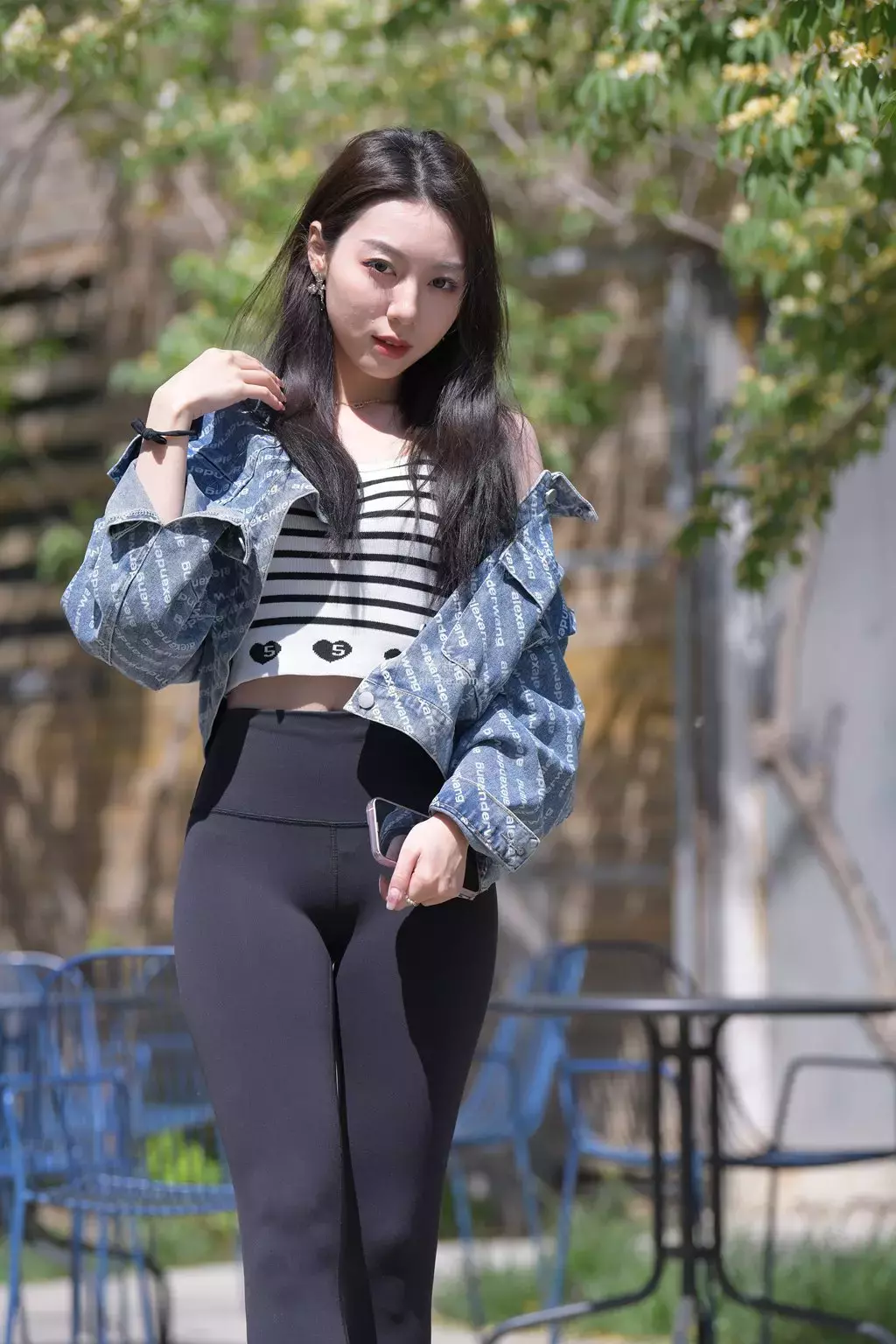 精选街拍作品 NO.1823 眉梢1 街拍紧身裤-丽图社