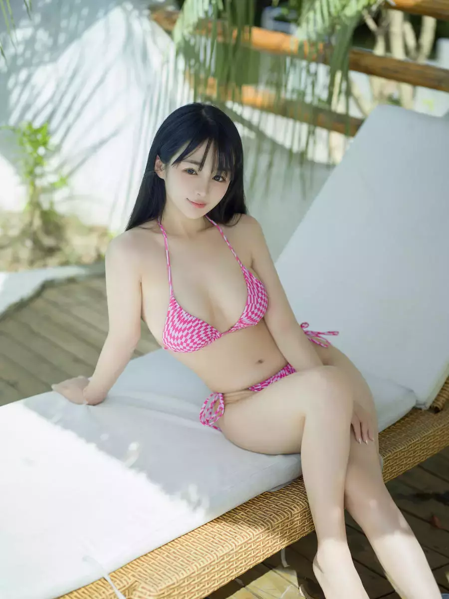 No.085 – 粉色比基尼 微风 [50P] 气质美女高清壁纸-丽图社