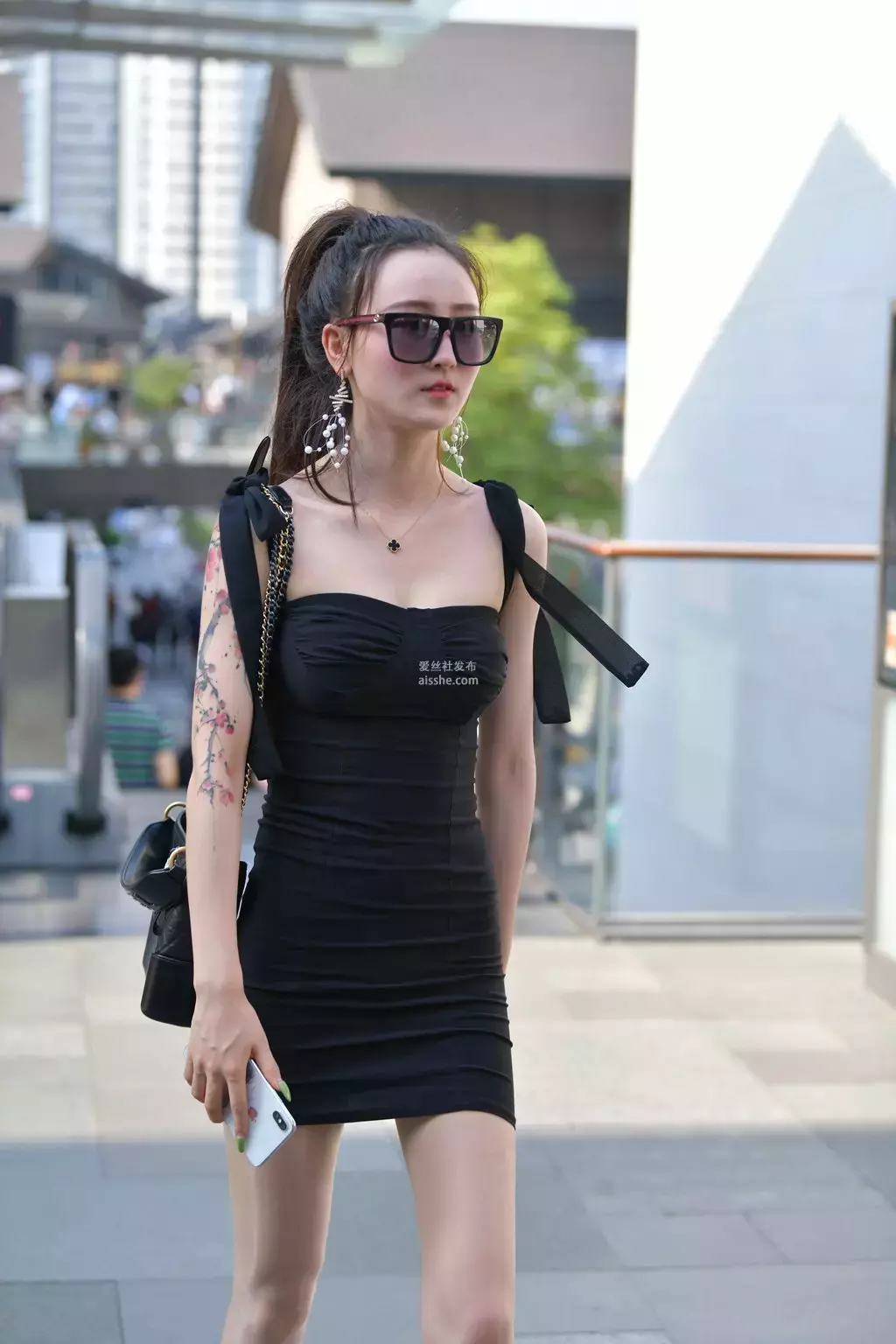 精选街拍作品 NO.1479 抖音网红沟沟姐和闺蜜模拍1 上海街拍-丽图社