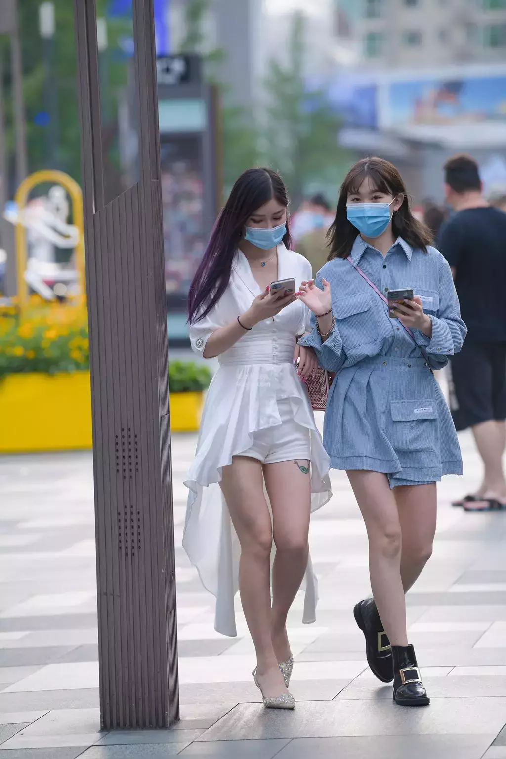 精选街拍作品 NO.1447 两个漂亮的气质美女 土味街拍大赏-丽图社