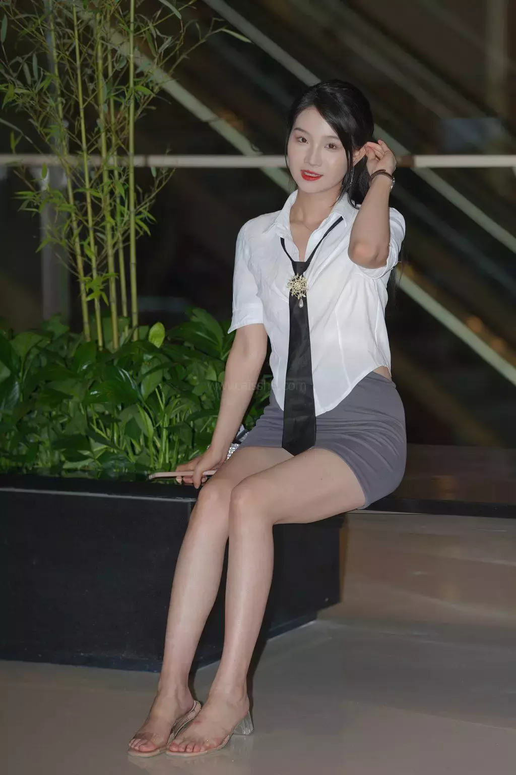 精选街拍作品 NO.1205 灰色包臀超短裙姓感少父4 杭州街拍美女-丽图社