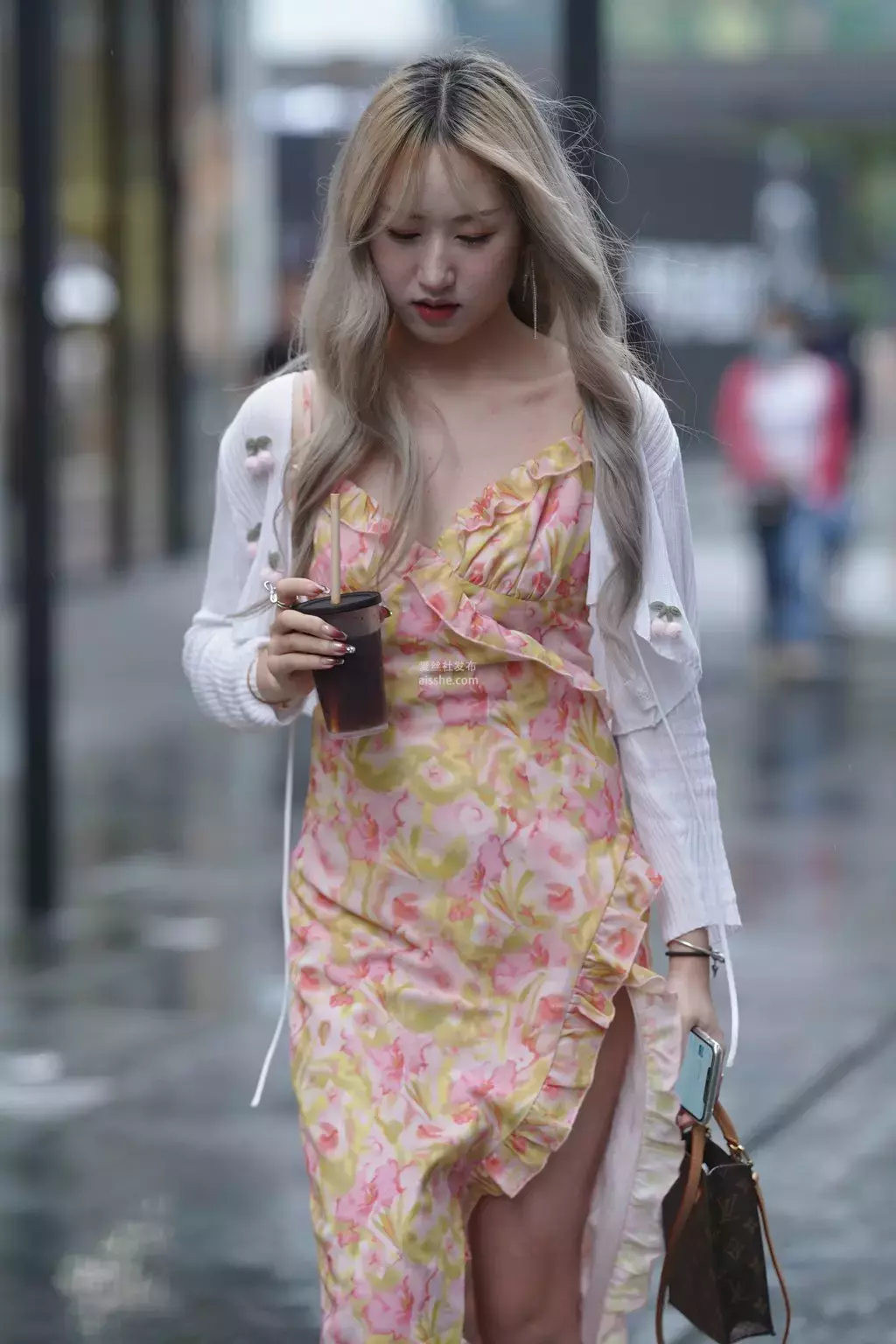 精选街拍作品 NO.2204 花色长裙美腿 街拍瑜伽-丽图社