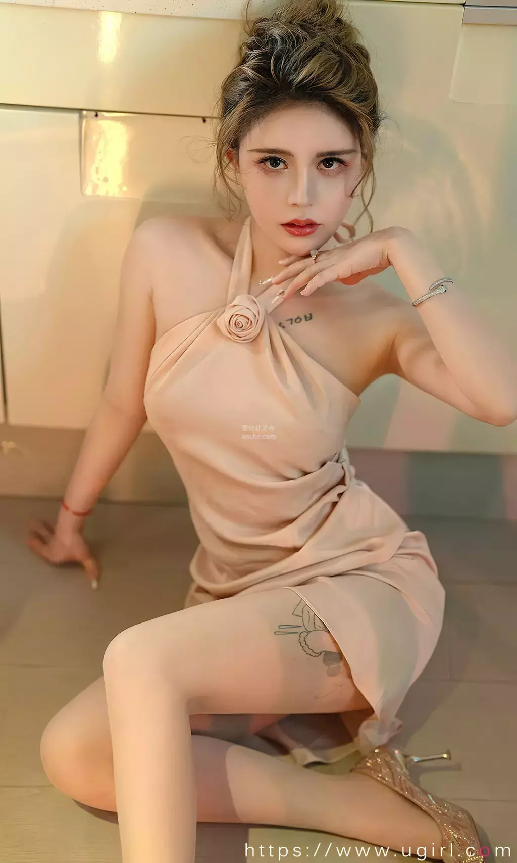 [Ugirls爱油物] 2024.02.24 No.2775 传统节日元宵节 美幸baby 美女经典黑丝写真套图-丽图社