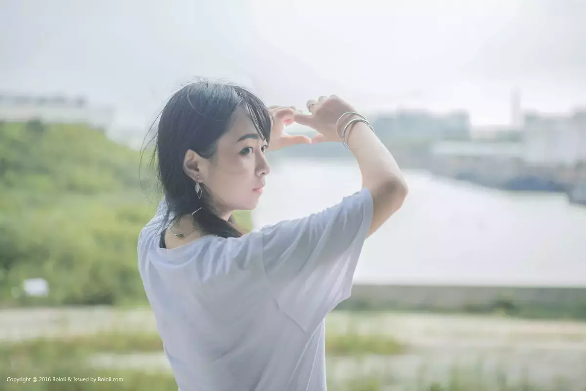 [Kimoe激萌文化]2017.08.09 KIM020 废墟中的清新少女 超凶的诺__ 气质美女写真图片-丽图社