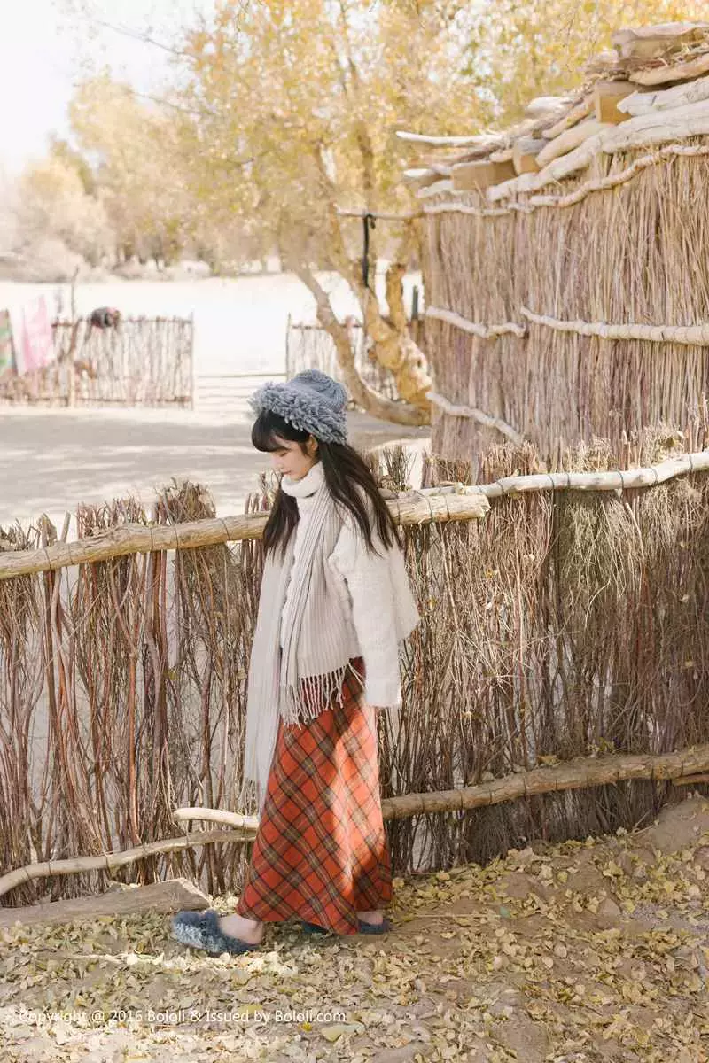 [Kimoe激萌文化]2016-12-29 KIM013 秋画之应沙漠旅拍 美女唯美写真素材-丽图社