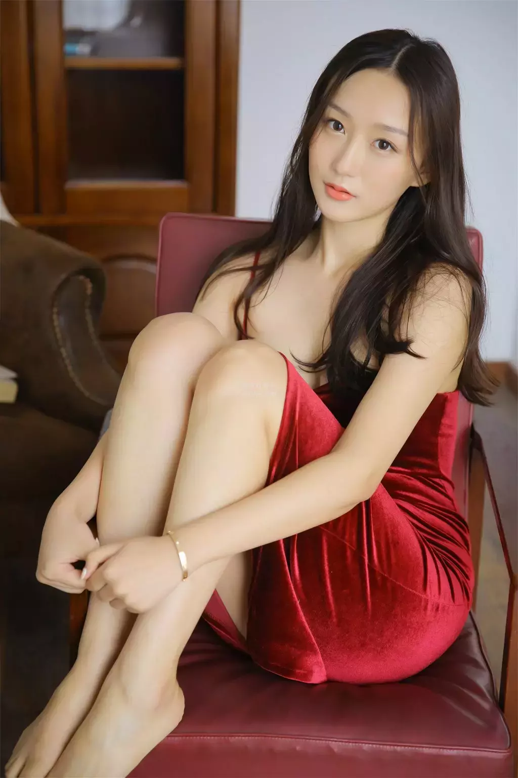 [YALAYI雅拉伊] 2023.02.17 NO.1001 幸福女神 小亭 高清美女写真摄影图片-丽图社