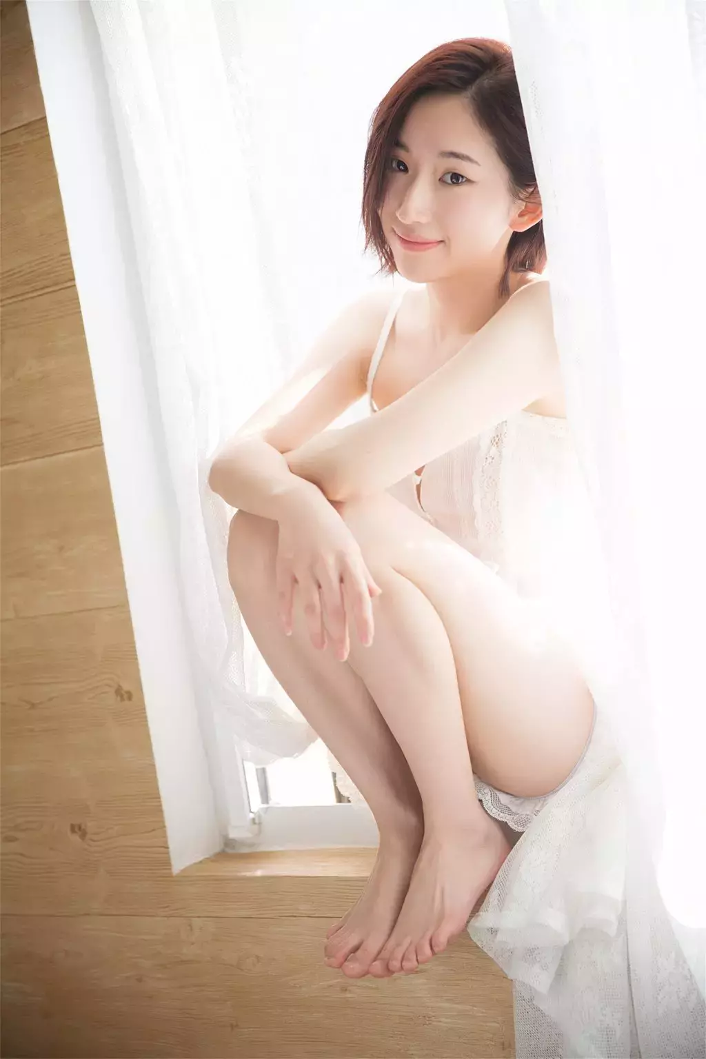 [YALAYI雅拉伊] 2023.12.20 NO.1087 窗边少女 高清漂亮美女图片-丽图社