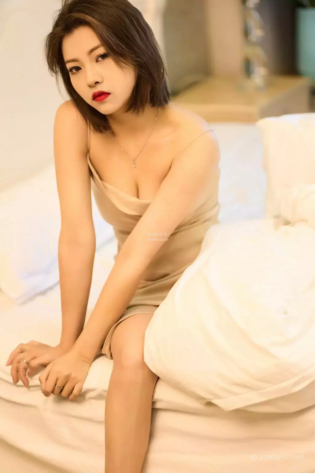 [YALAYI雅拉伊] 2023.01.16 No.994 慵懒的女人 悦儿 甜美女孩写真图集-丽图社