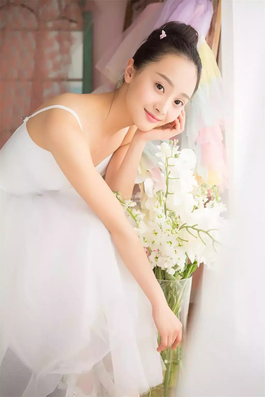 [YALAYI雅拉伊] 2023.12.04 No.1098 唯美女生 性感时尚穿搭美女写真图片-丽图社