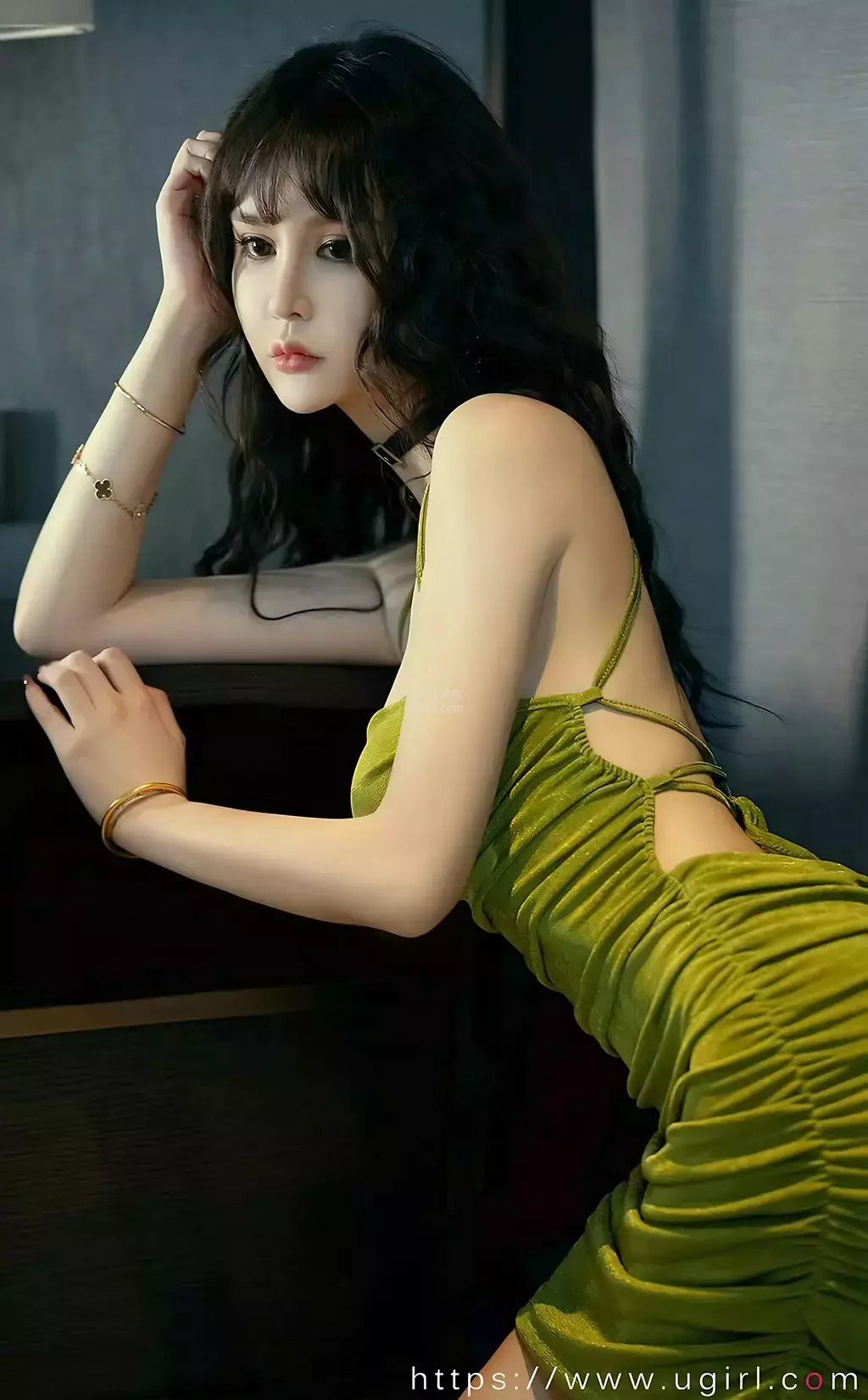 [Ugirls爱油物] 2023.10.28 NO.2690 记忆碎片 青树 美女迷人身材写真图片壁纸-丽图社