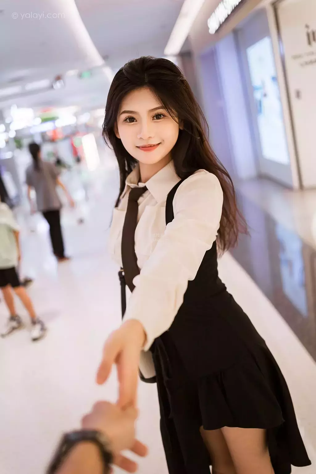 [YALAYI雅拉伊] 2023.09.13 NO.1064 去逛街啦 若婷 个个都是美人胚子-丽图社