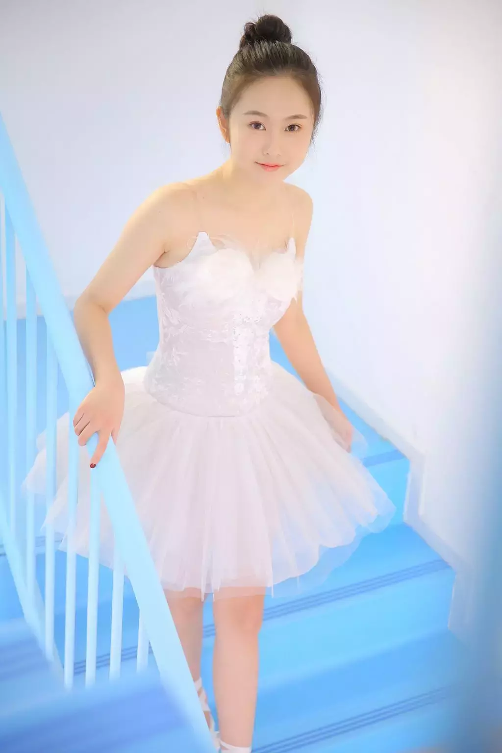 [YALAYI雅拉伊] 2023.07.18 1059 梦幻舞步 街拍包臀裙穿搭-丽图社