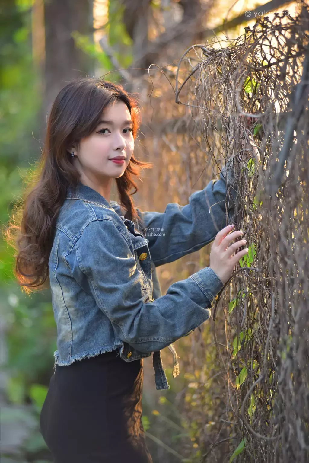 [YALAYI雅拉伊] 2024.02.28 NO.1105 抚摸你的脸庞 美女头像真人清新高清图片-丽图社