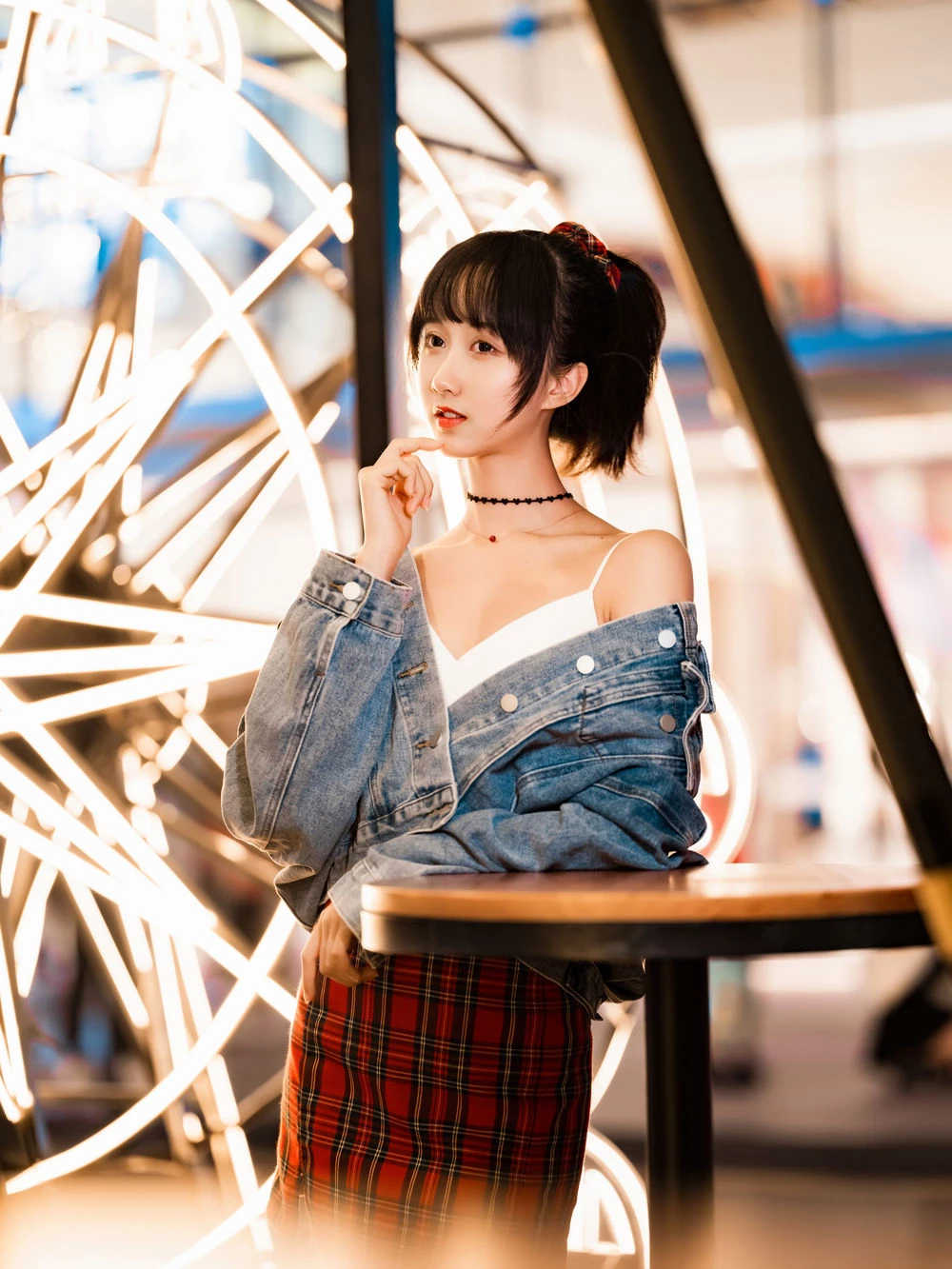 No.066-都市夜恋 [26P] 美女经典黑丝写真套图-丽图社