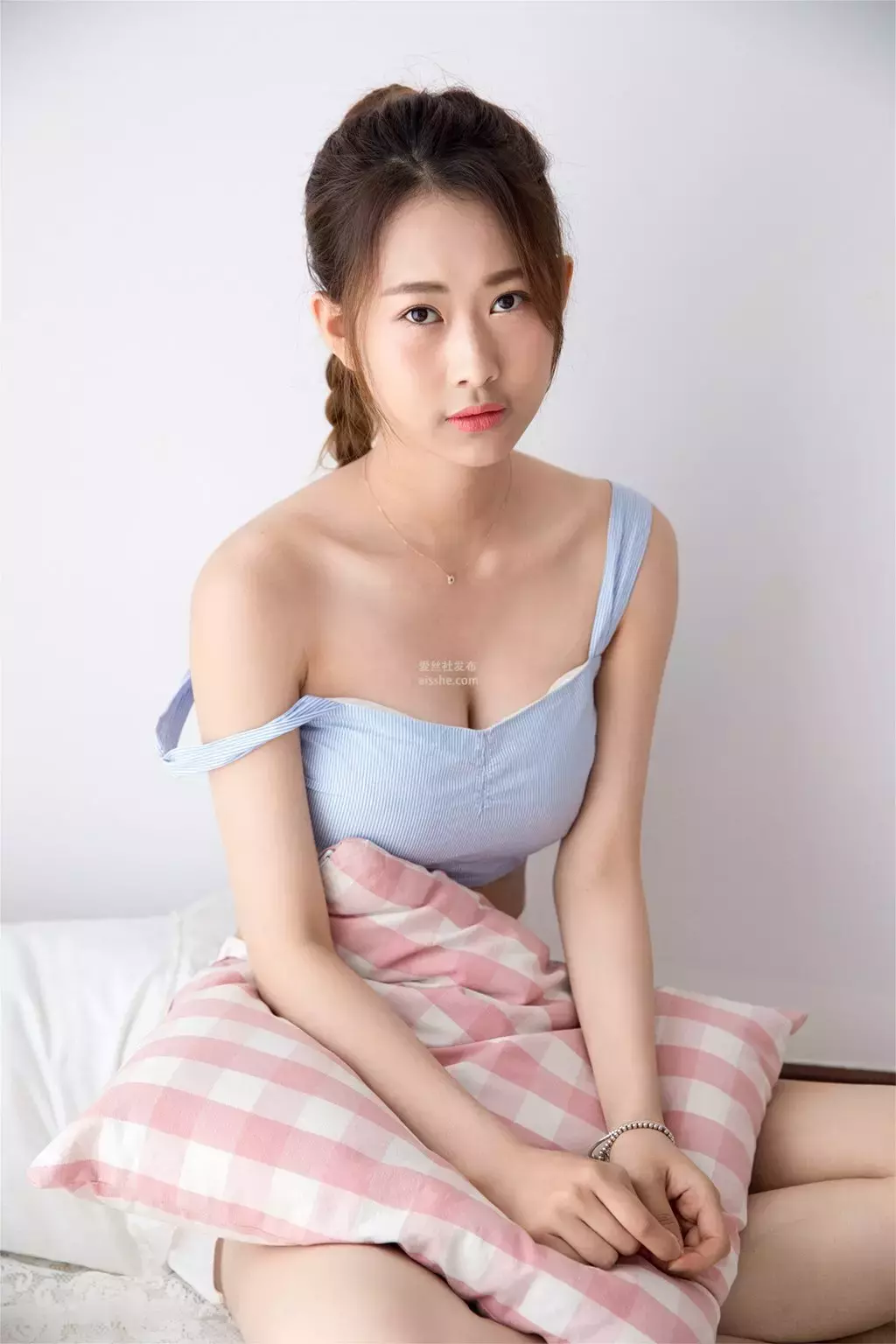 [YALAYI雅拉伊] 2023.12.15 NO.1085 清新可人 美女唯美写真素材-丽图社