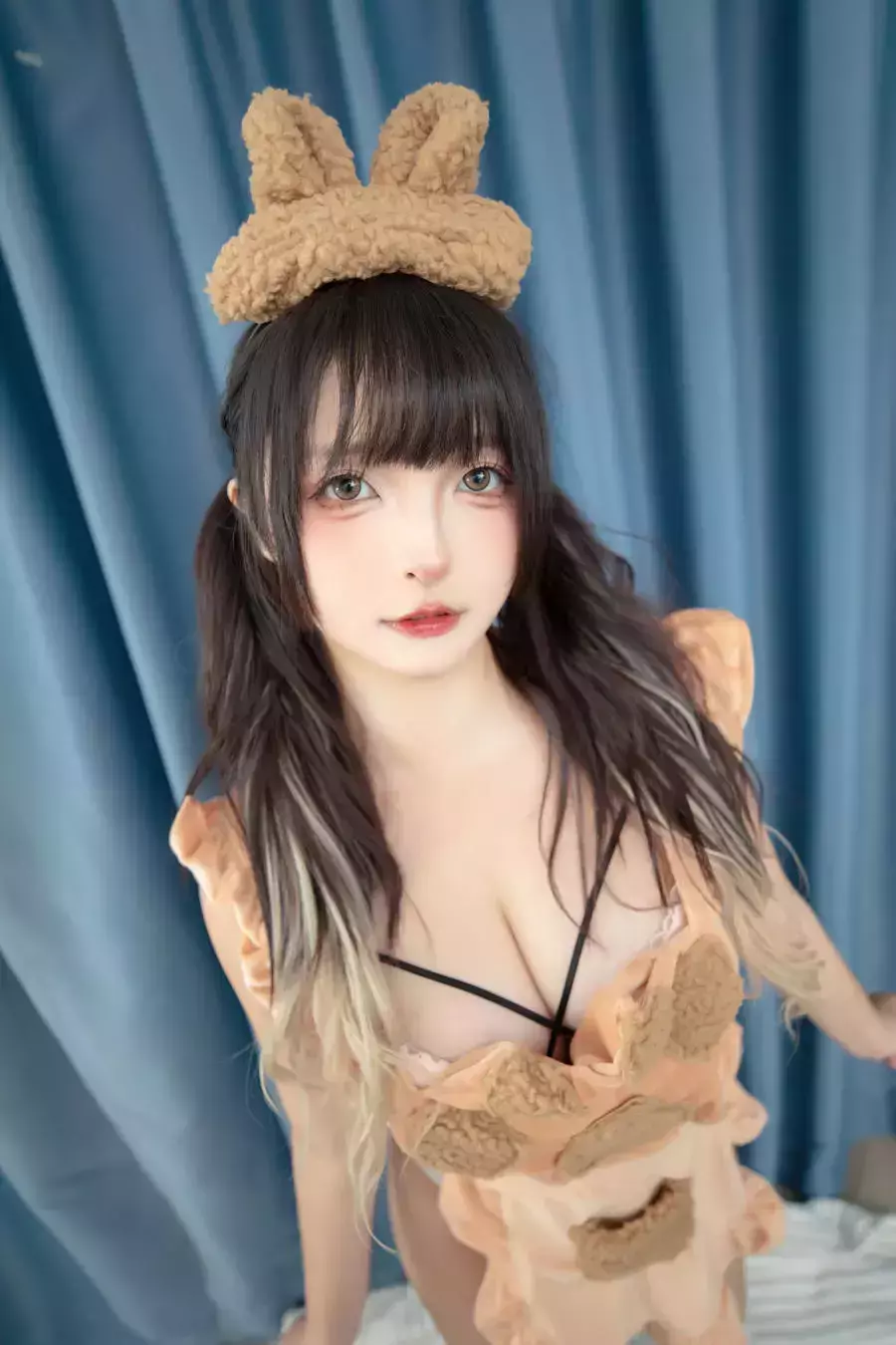 No.213 – 白丝小熊 [75P 2V] 长裙比基尼风美女写真-丽图社