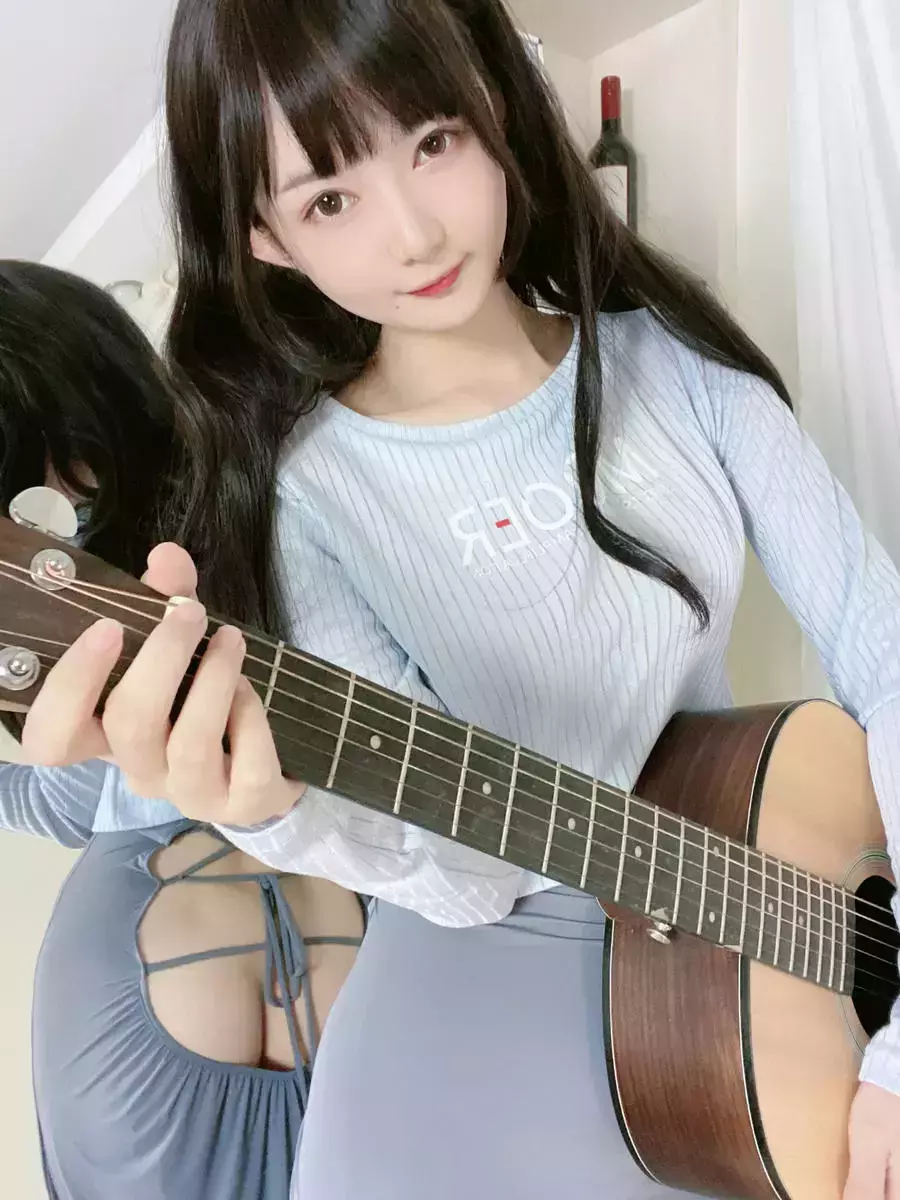 No.018 – 吉他妹妹 [25P 3V] 好身材的女生高清气质壁纸-丽图社