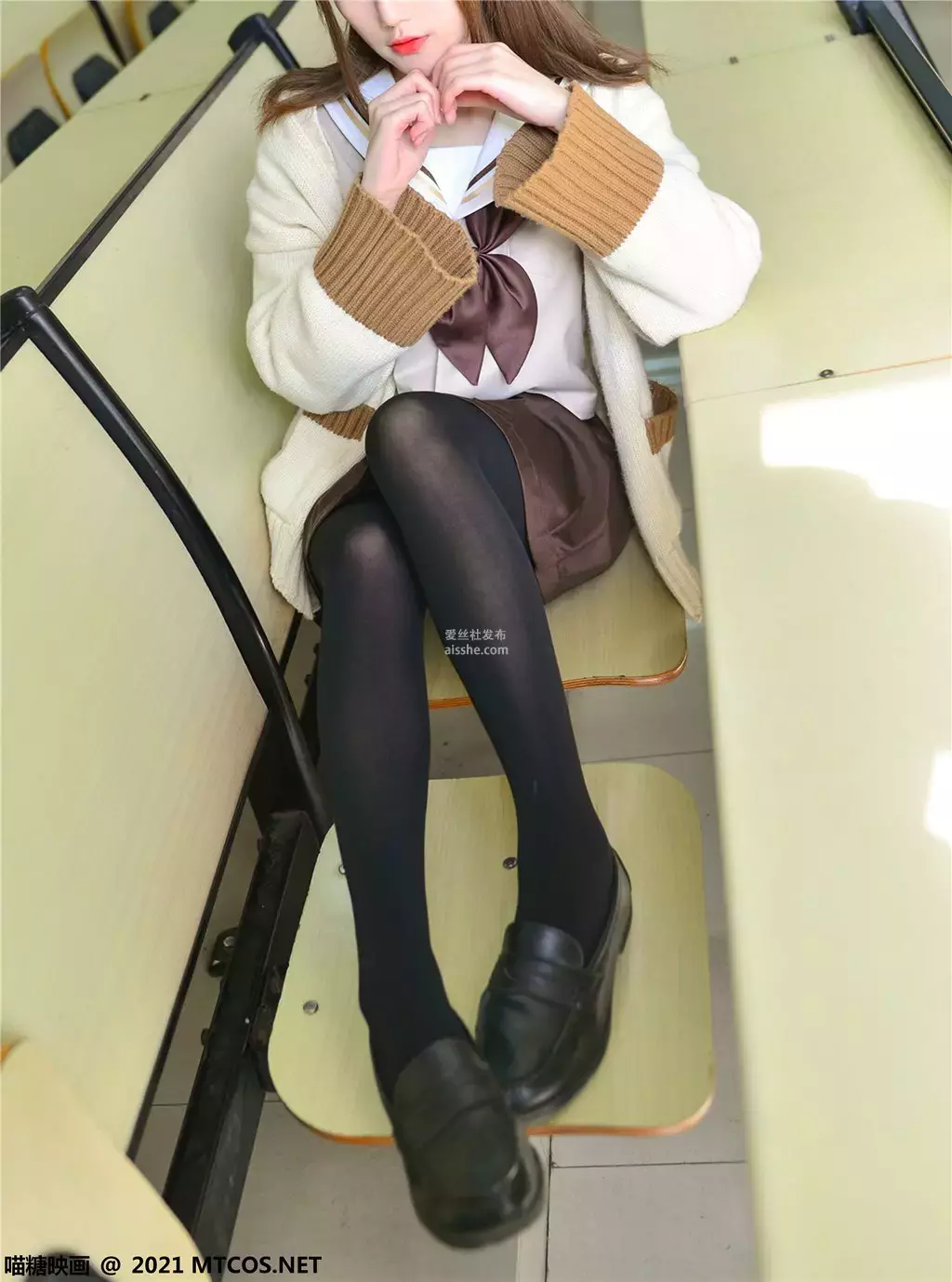 喵糖映画少女VOL.426 校园JKXUE妹 美女头像真人清新高清图片-丽图社