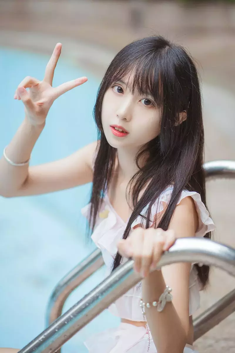 风之领域写真 No.090 泳池里的少女 气质美女高清壁纸-丽图社
