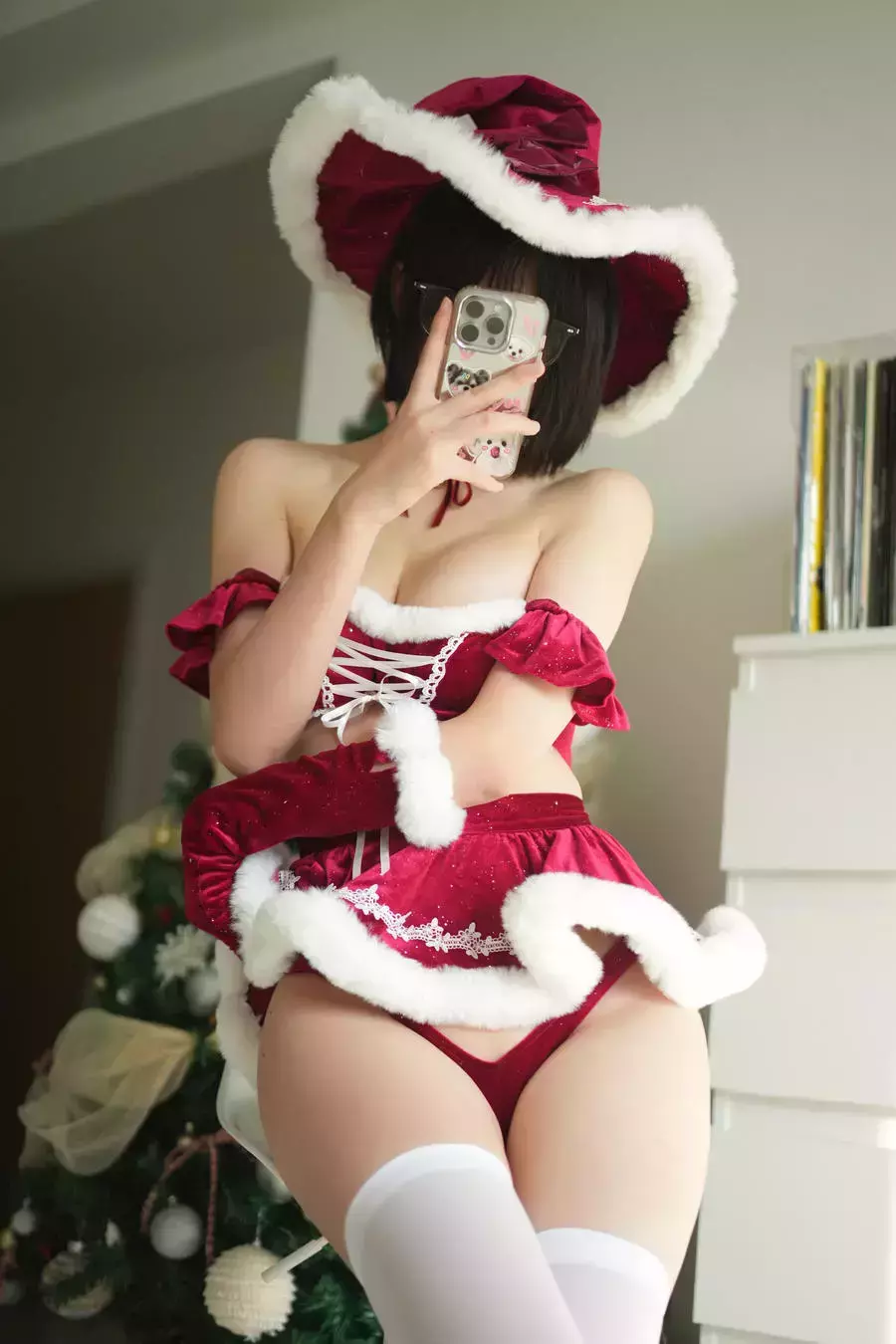 No.105 – [Fantia] 2023年12月订阅 [28P 1V] 优雅休闲美女自信阳光可爱唯美写真-丽图社