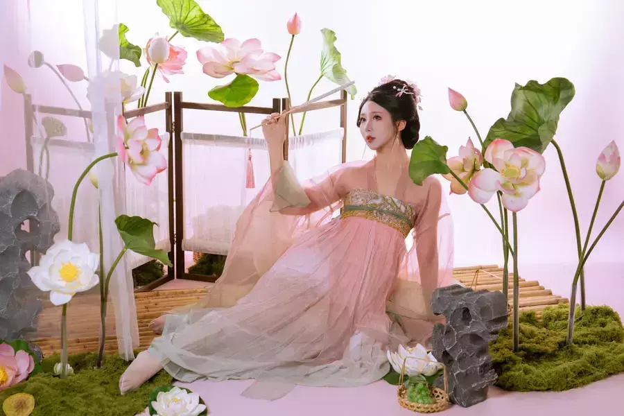 No.117 – 采莲 [42P] 夏天照着穿优雅又高级的写真-丽图社