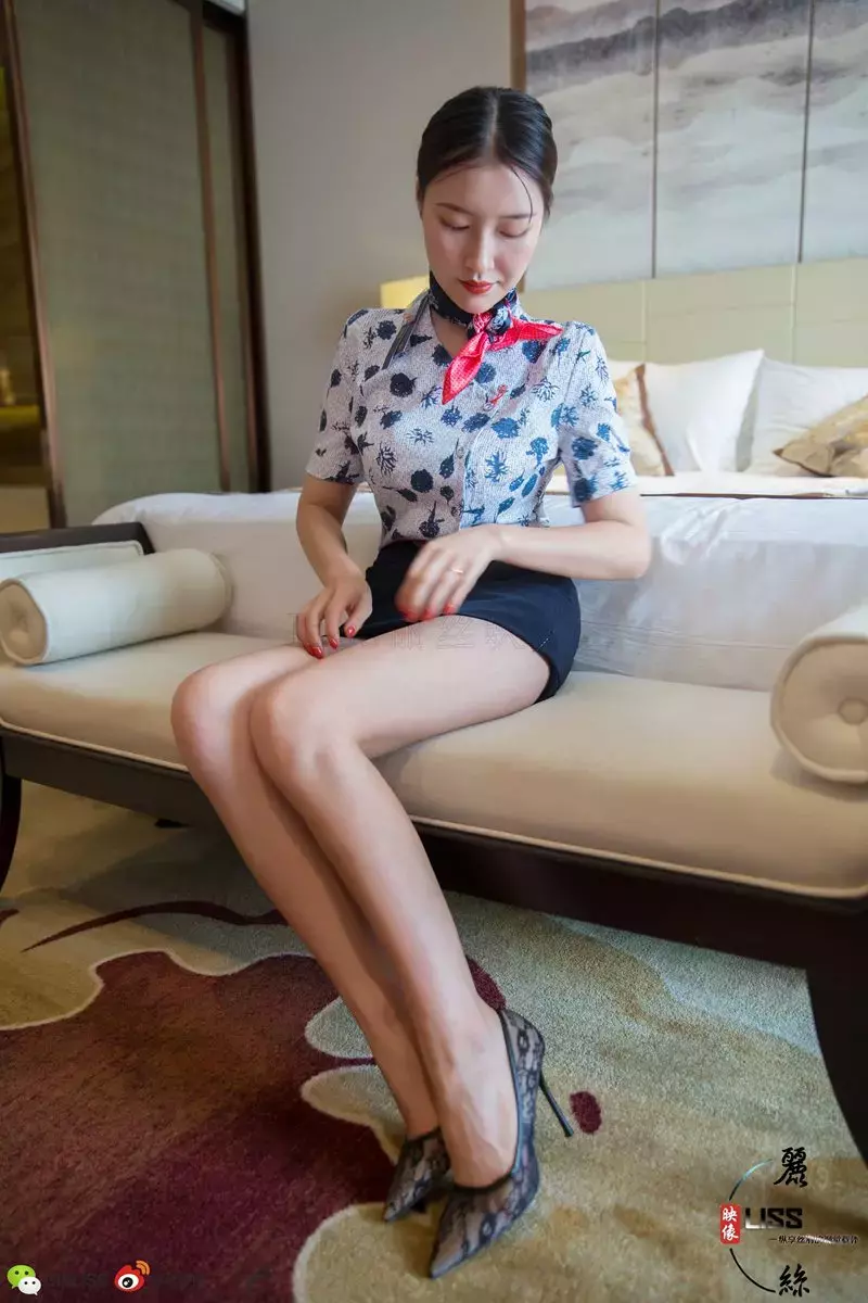 [LISS丽丝] NO.042《空乘记录真实篇》 制服丝袜美女套图-丽图社
