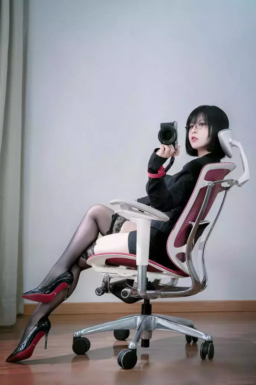 No.067 – 上司様OL [42P 5V] 美女经典黑丝写真套图-丽图社