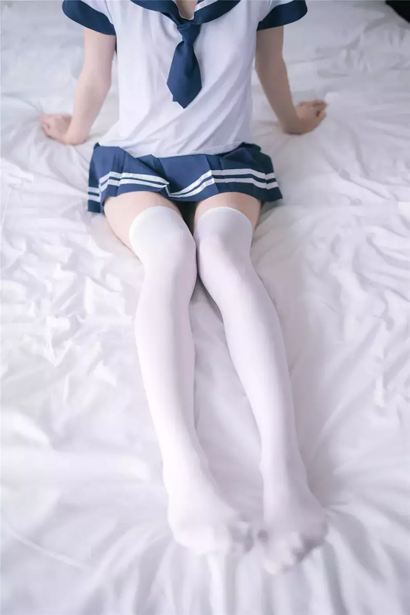 风之领域写真 No.085 蓝白水手服 身材凹凸有致的性感美女-丽图社