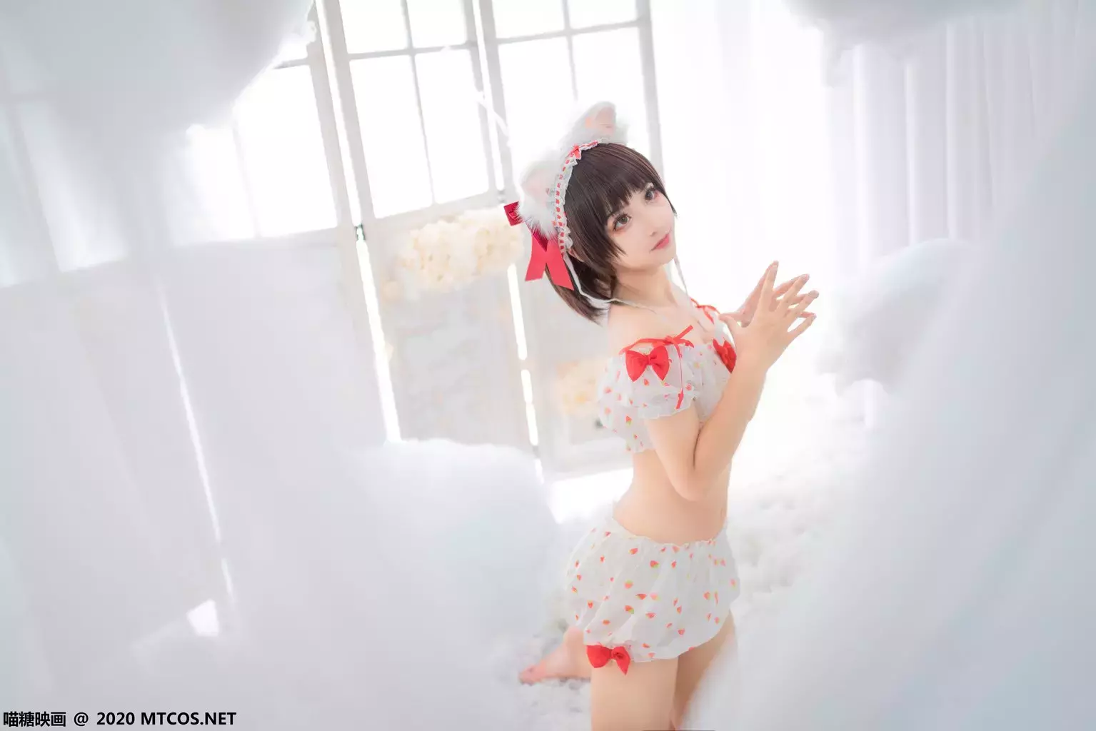 喵糖映画少女写真 VOL.155 草莓印花小夜衣 美女写真照片素材-丽图社