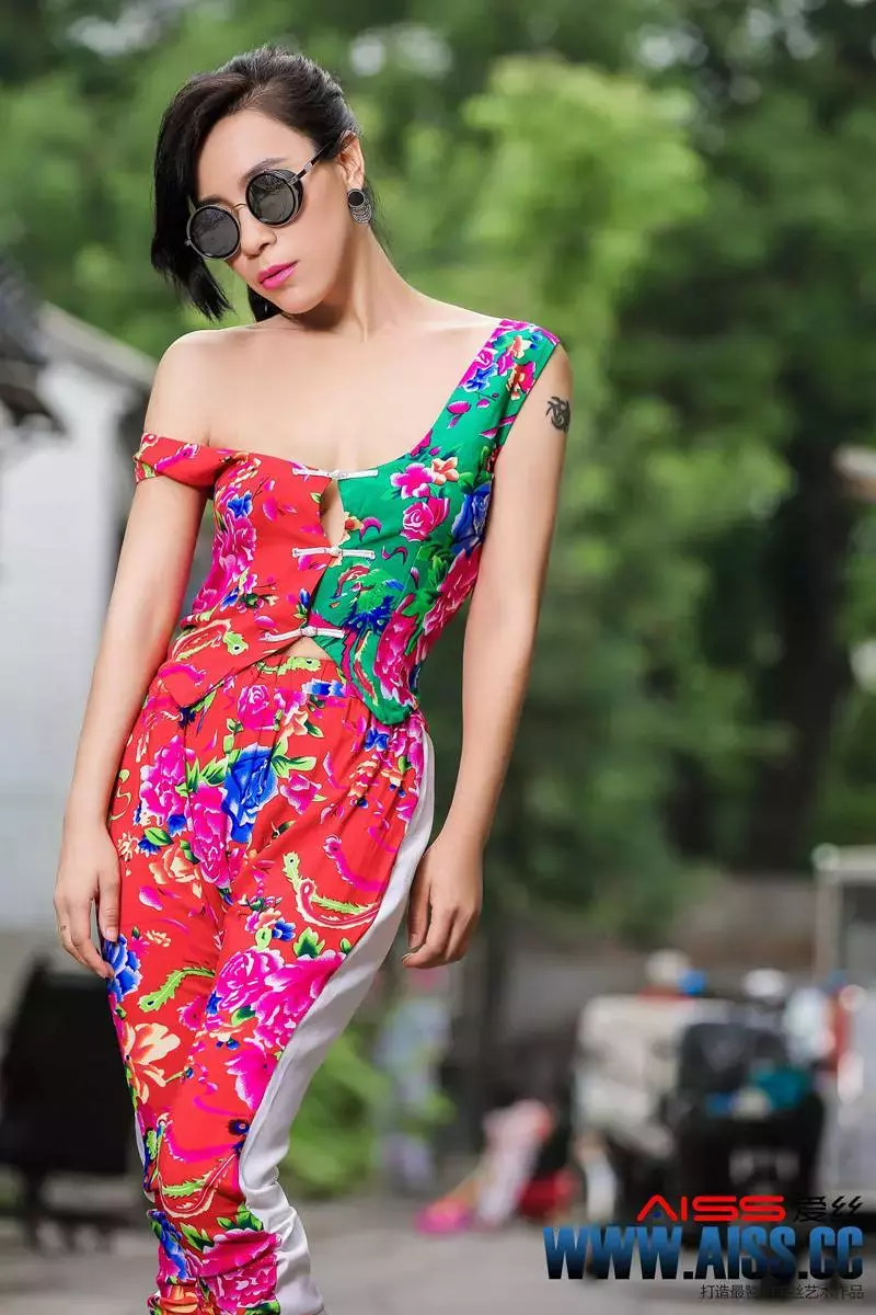 [AISS爱丝]写真 NO.060 巷陌 高清美女写真壁纸-丽图社