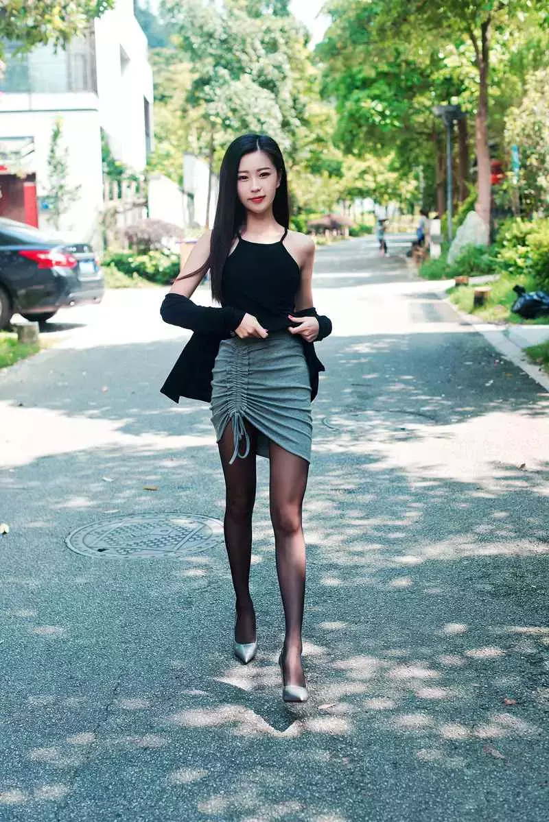 [LISS丽丝] NO.047《秋季御风的俏丽黑丝出行》 气质美女写真图片大全-丽图社