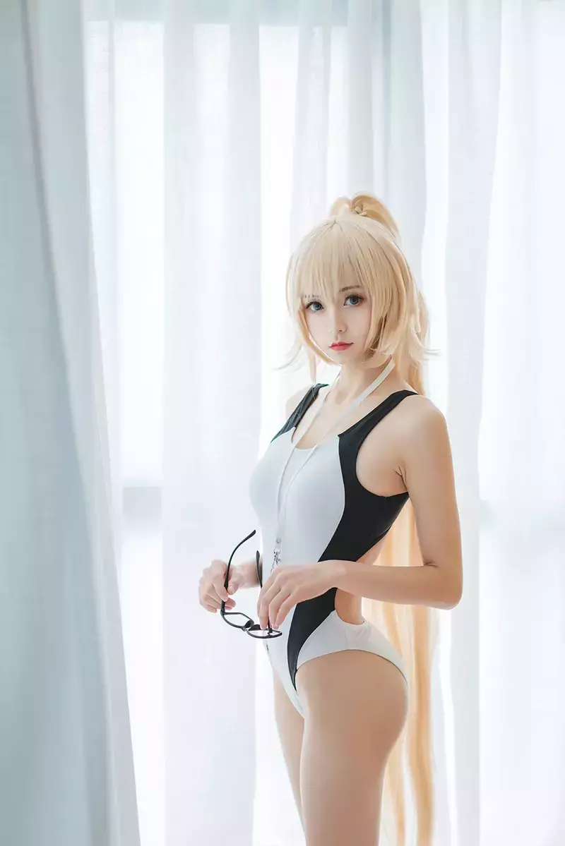 风之领域写真 No.181 黑白条纹泳装 街拍女神美图集锦-丽图社