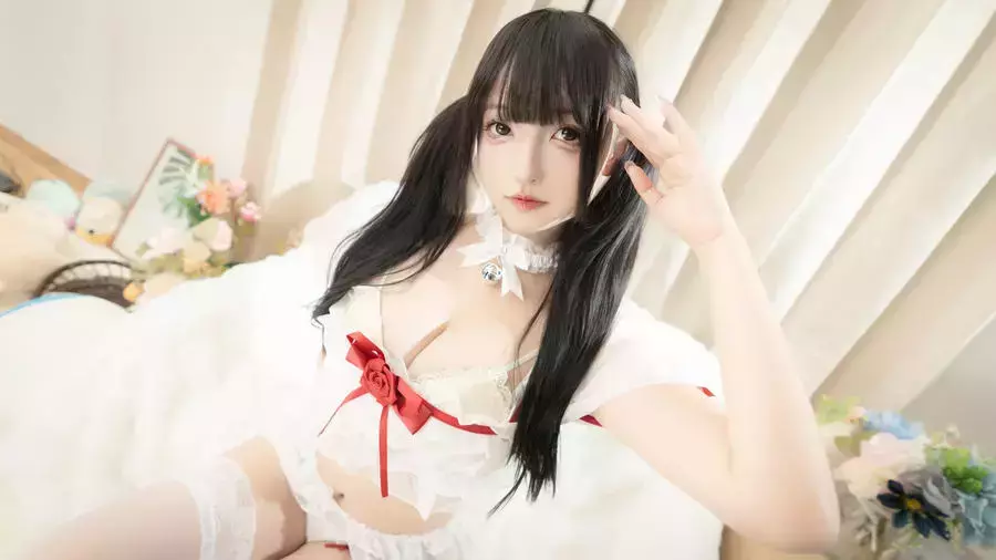 No.201 – 草莓蛋糕 [75P 2V] 清纯美女套图-丽图社