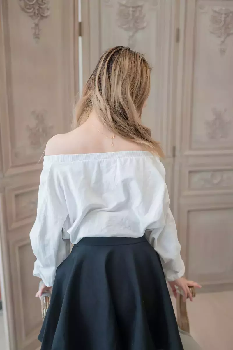 风之领域写真 No.147 露肩小衫 高清美女写真壁纸文案图片-丽图社