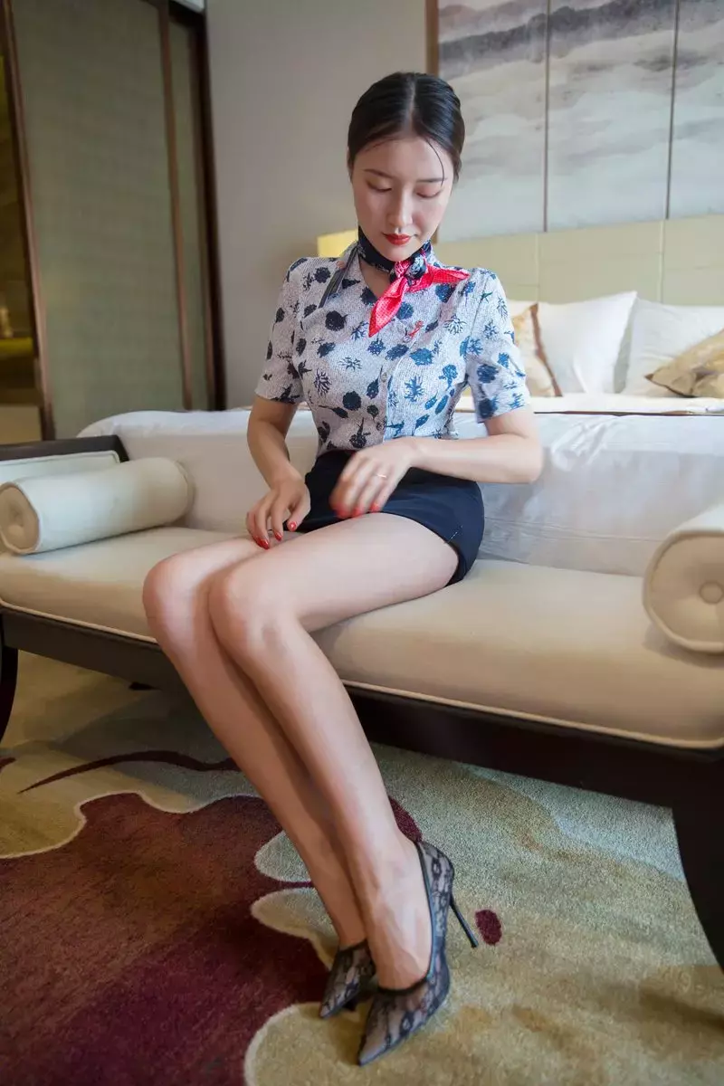 [LISS丽丝] NO.043《下班机的黑丝又惑》 个个都是美人胚子-丽图社