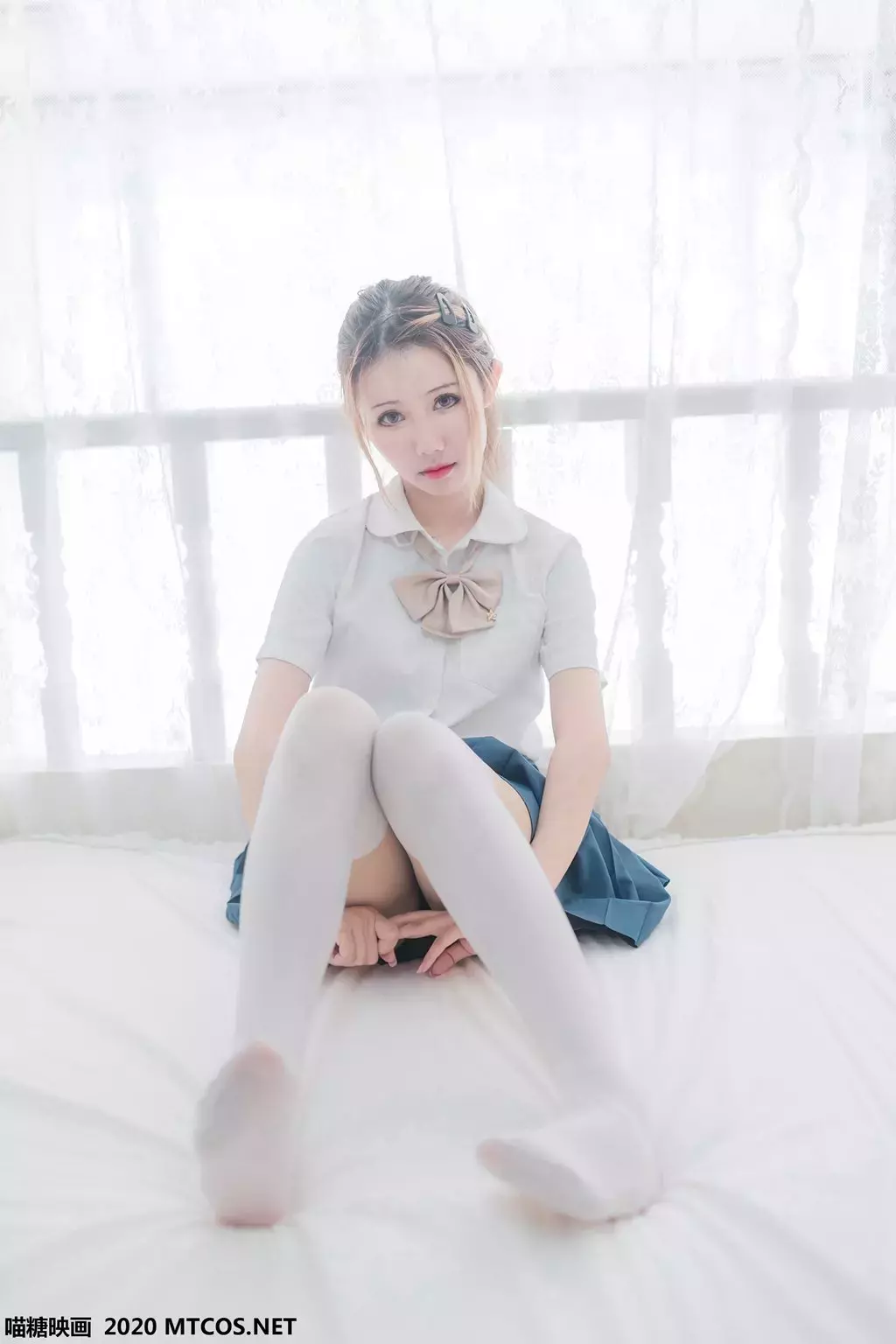 喵糖映画少女写真 VOL.121 白丝JK学妹 街拍包臀裙穿搭-丽图社