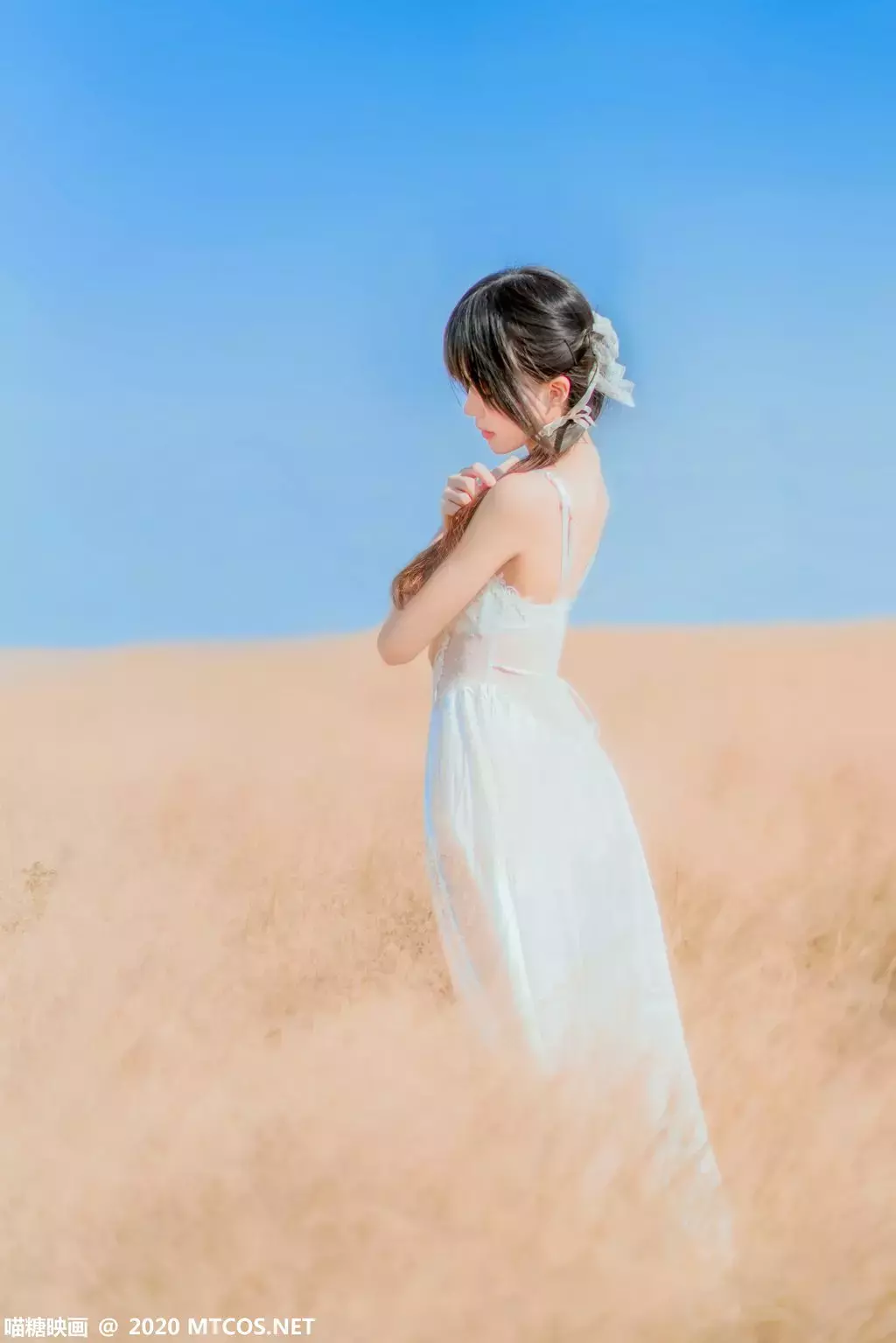 喵糖映画少女写真 VOL.224 晚秋的原野 气质女孩的时尚之旅-丽图社