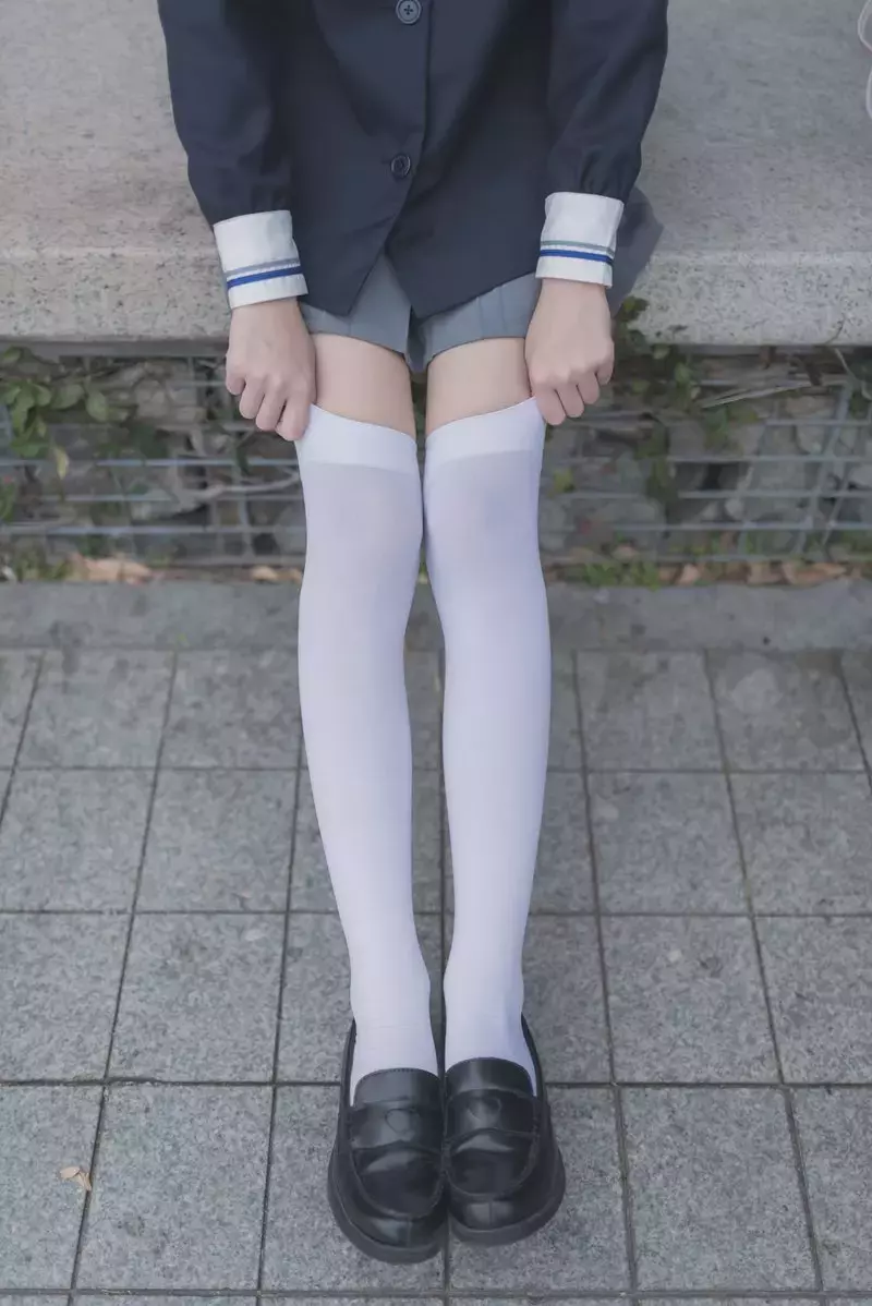 风之领域写真 No.021 黑白丝外拍 长裙比基尼风美女写真-丽图社