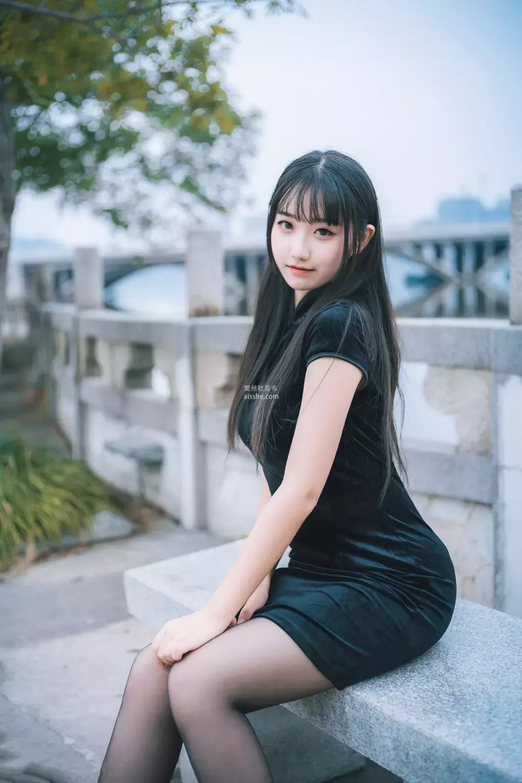 喵糖映画少女VOL.461 黑丝旗袍园游 清新美女图片壁纸-丽图社